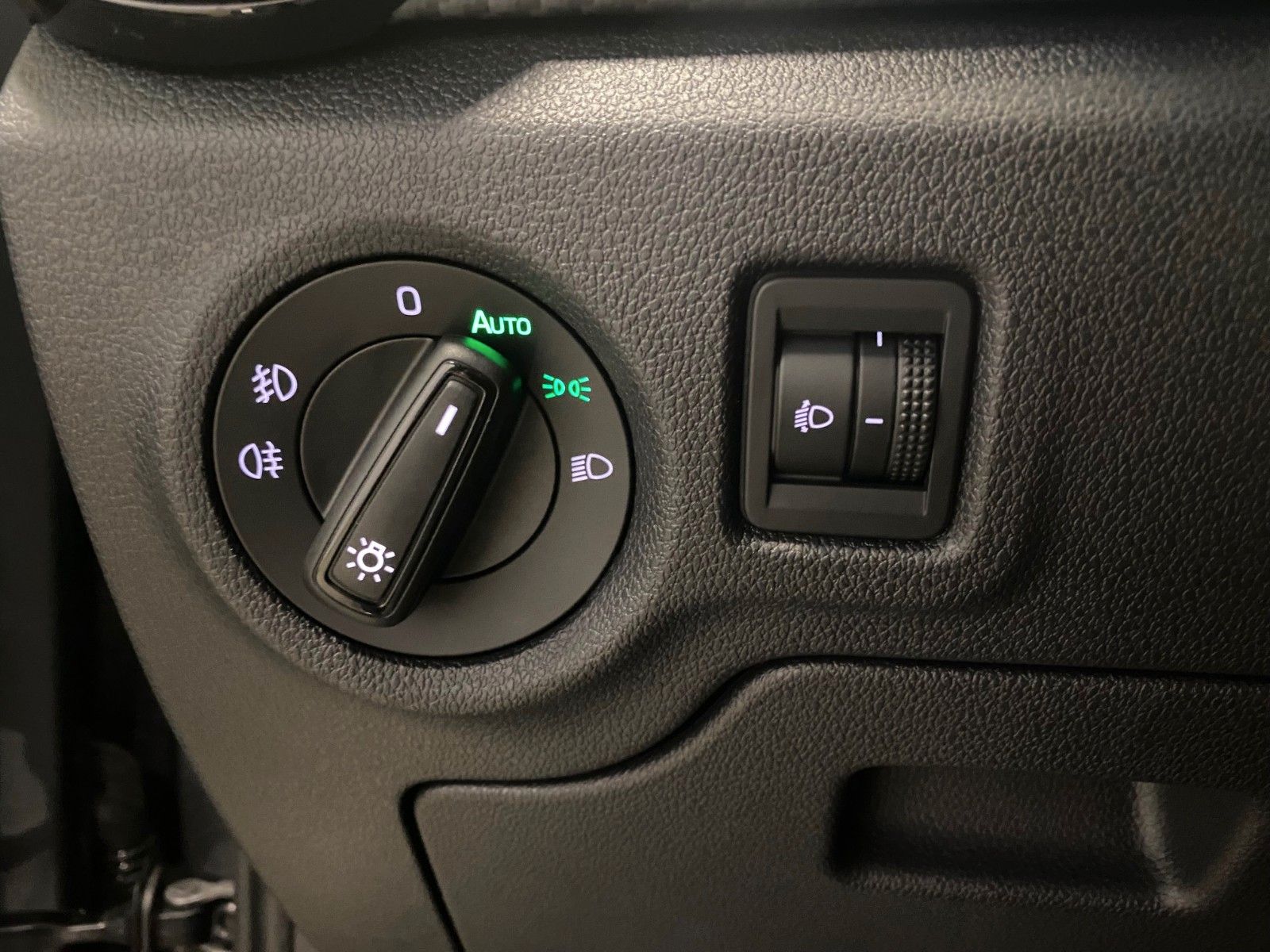 Fahrzeugabbildung SKODA Fabia 1.5 TSI DSG Monte Carlo+KAMERA+Android+ALU