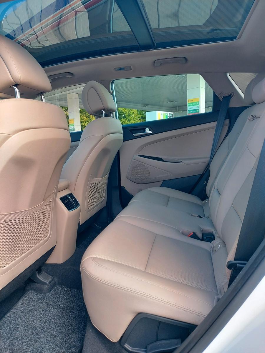 Hyundai Tucson blue Premium Pano Radar Leder Sitzklima
