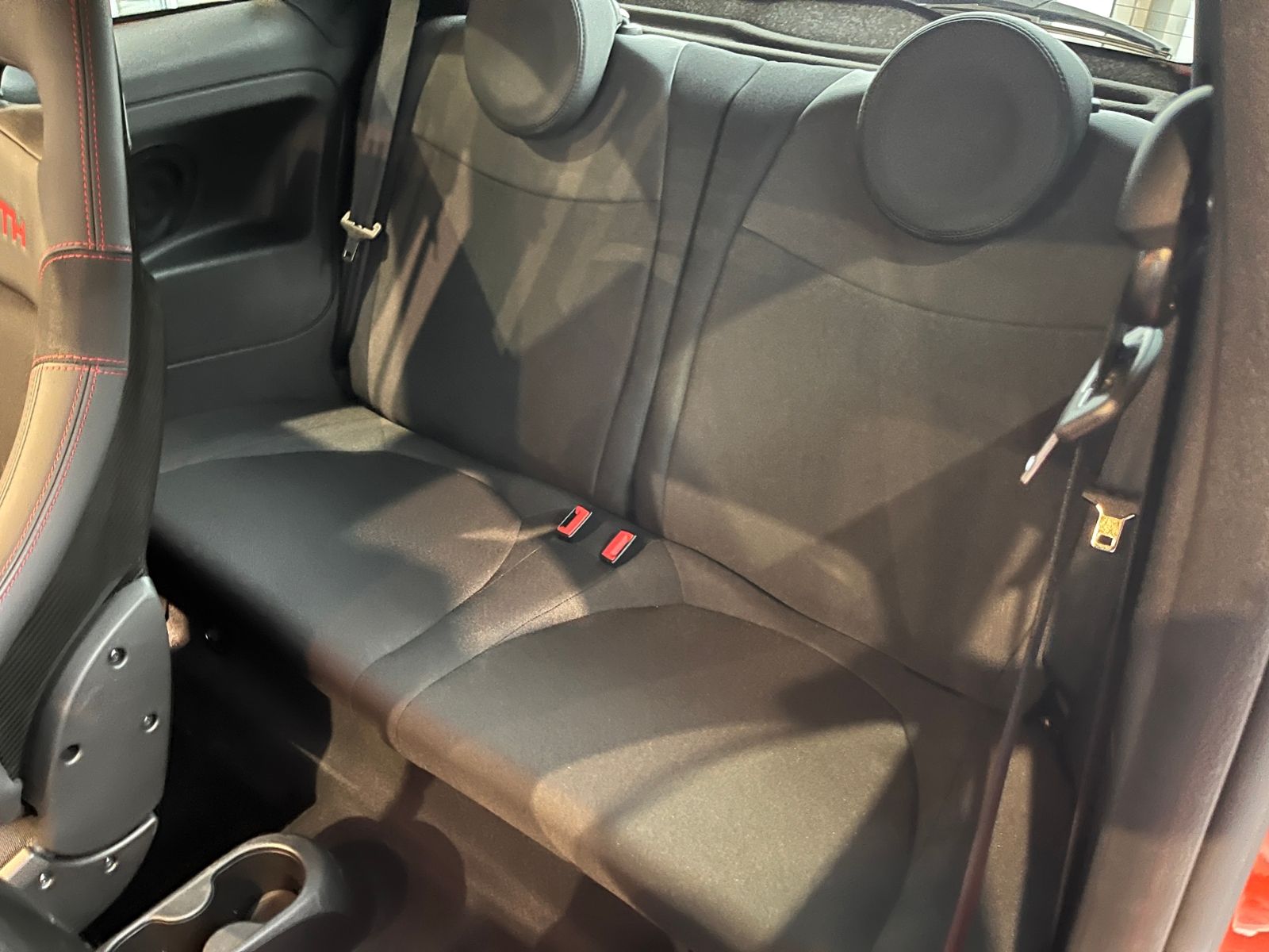 Fahrzeugabbildung Abarth 695 Autom. Beats Navi Carplay PDC