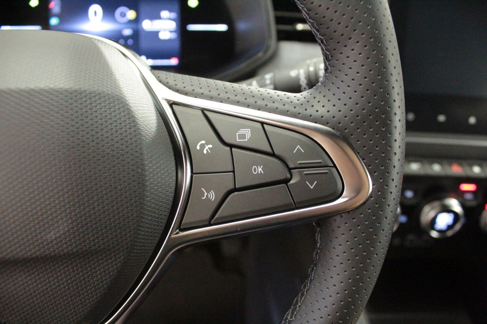 Fahrzeugabbildung Renault Clio TCe 90 Techno *Look-Paket*Winter-Paket*