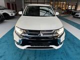 Mitsubishi Outlander PHEV Plus 4WD*2.Hand*Navi*Leder - gebrauchte Mitsubishi Outlander aus dem Jahr 2016