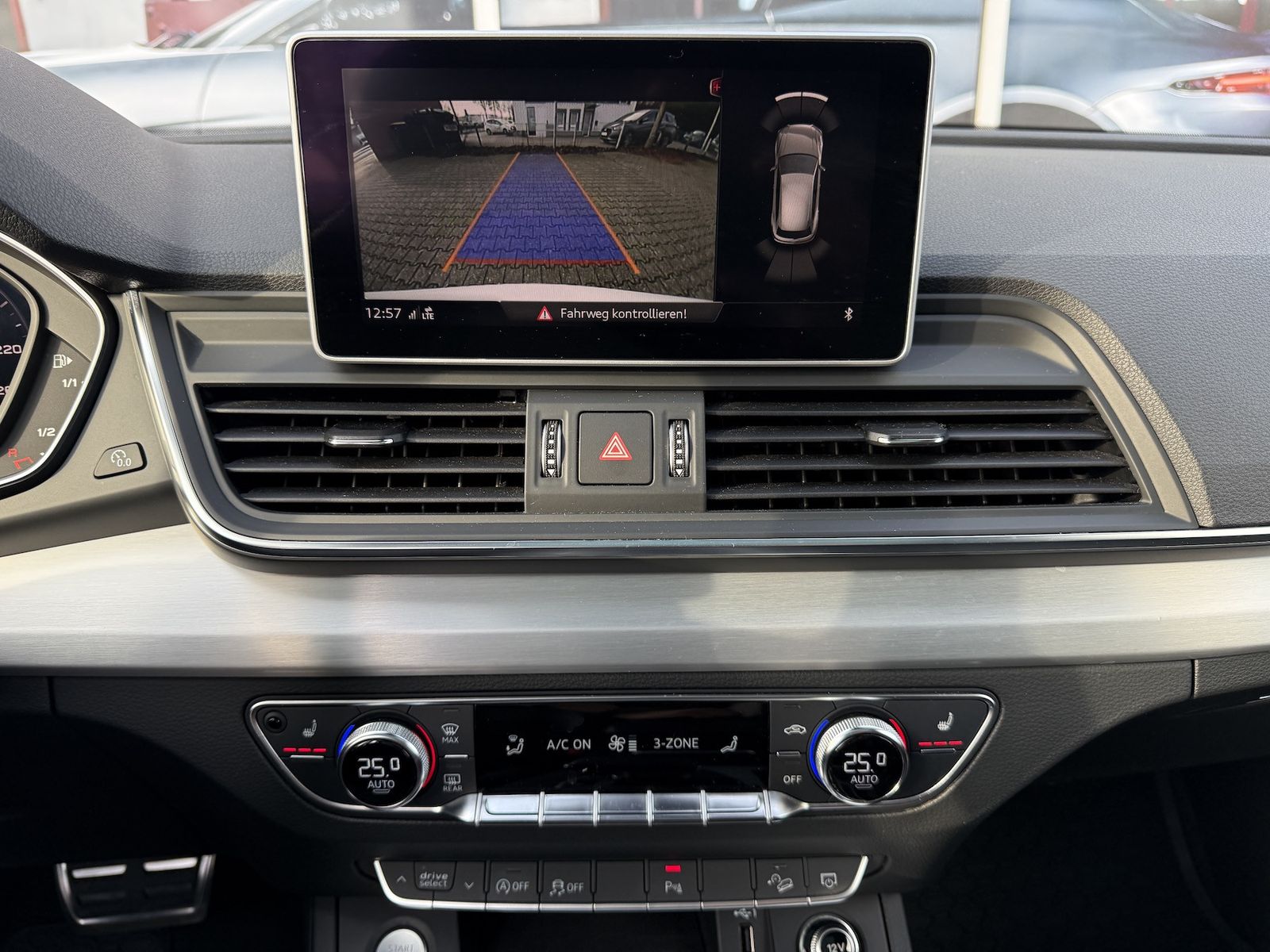 Fahrzeugabbildung Audi Q5 40 TDI qu. Sport S-LINE|NAVI|R-KAMERA|PANO