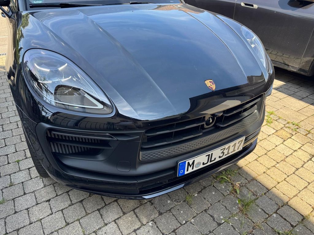 PORSCHE Macan 2023