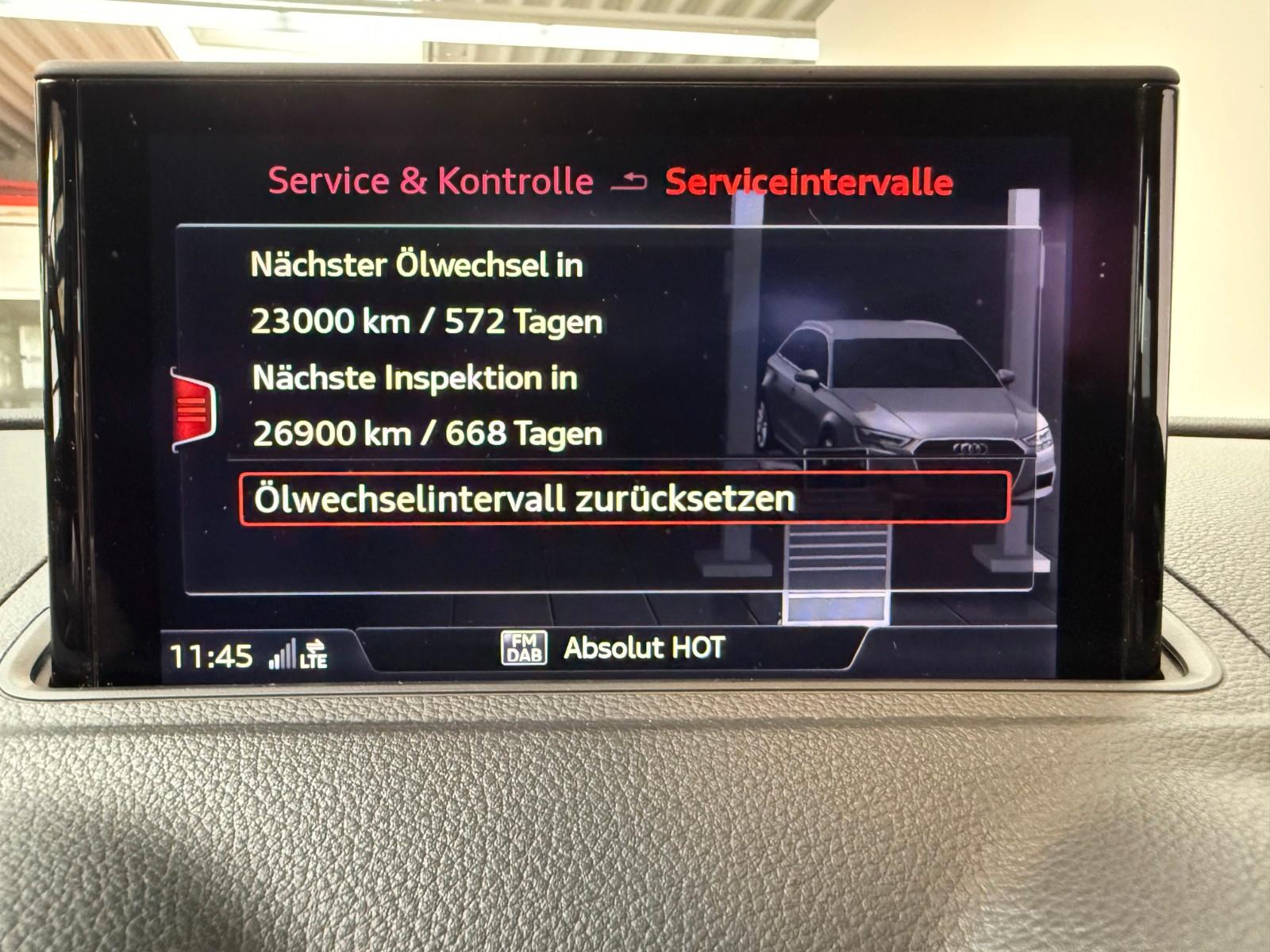 Audi RS 3 Sportback 2.5 TFSI Quattro*SCHALE*PANO*KAME