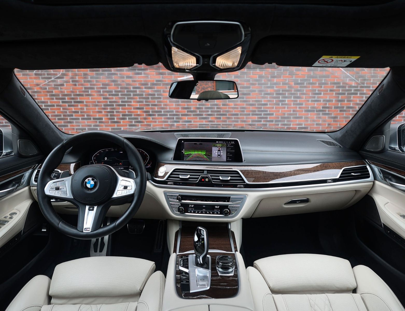 BMW 750 Li xDrive | Pano - AHK - Lounge Pack imagem 3
