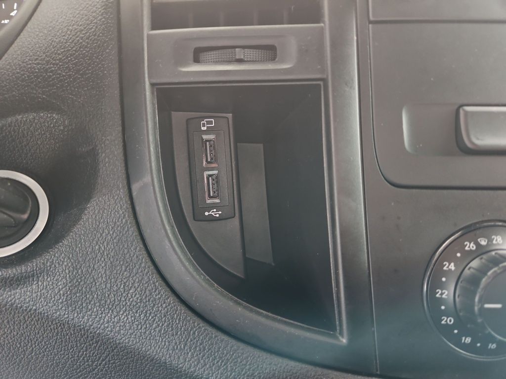 Fahrzeugabbildung Mercedes-Benz Vito 124 Tourer kompakt 4x4 Taxi 8 Sitze AHK STH