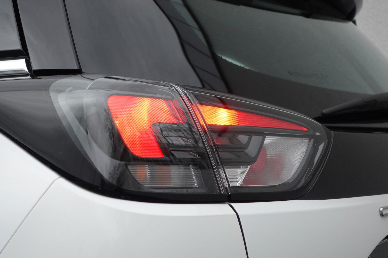 Fahrzeugabbildung Opel Crossland Elegance 1.2T AUTOMATIK,Kamera,Sitzhzg