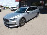 Skoda Superb Combi 2.0 TSI 195 kW 4x4 *EXP. 29990* - Skoda Superb mit Benzin-Antrieb: Kombi, 1.4