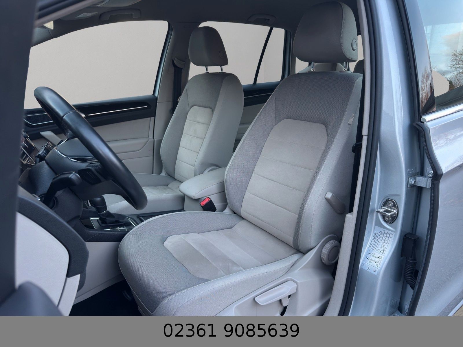 Fahrzeugabbildung Volkswagen Golf Sportsvan VII Highline Automatik/Navi