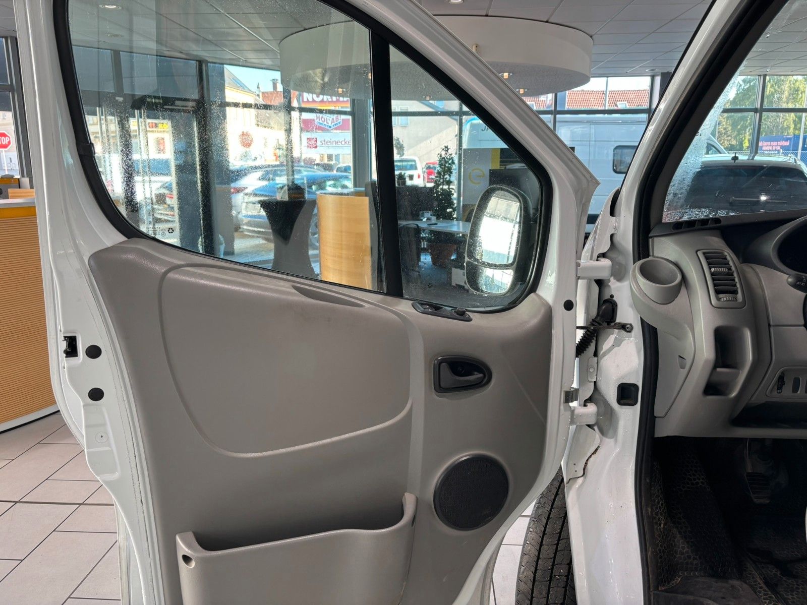 Fahrzeugabbildung Opel Vivaro 2.0D Kombi L1H1 9-SITZE/KLIMA/ALU/SolarPr