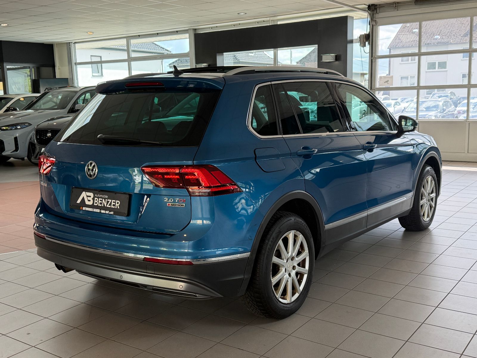 Fahrzeugabbildung Volkswagen Tiguan Highline /VIRTUAL/PANO/MEMORY/HUD/KAMERA