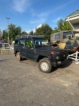 Mercedes-Benz G 300 - schwarze Mercedes-Benz G 300