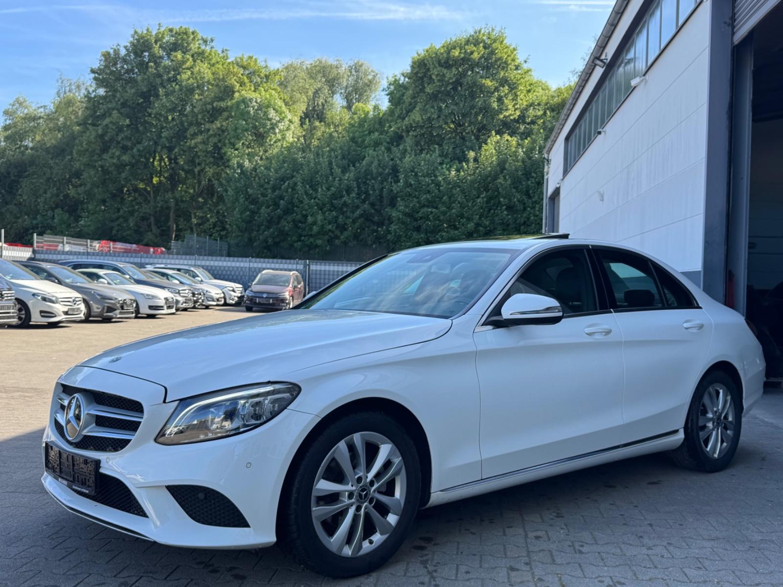 Mercedes-Benz C 180*PANO*KAMERA*MULTIBEAM LED*NAVI*SHZ*43TKM**
