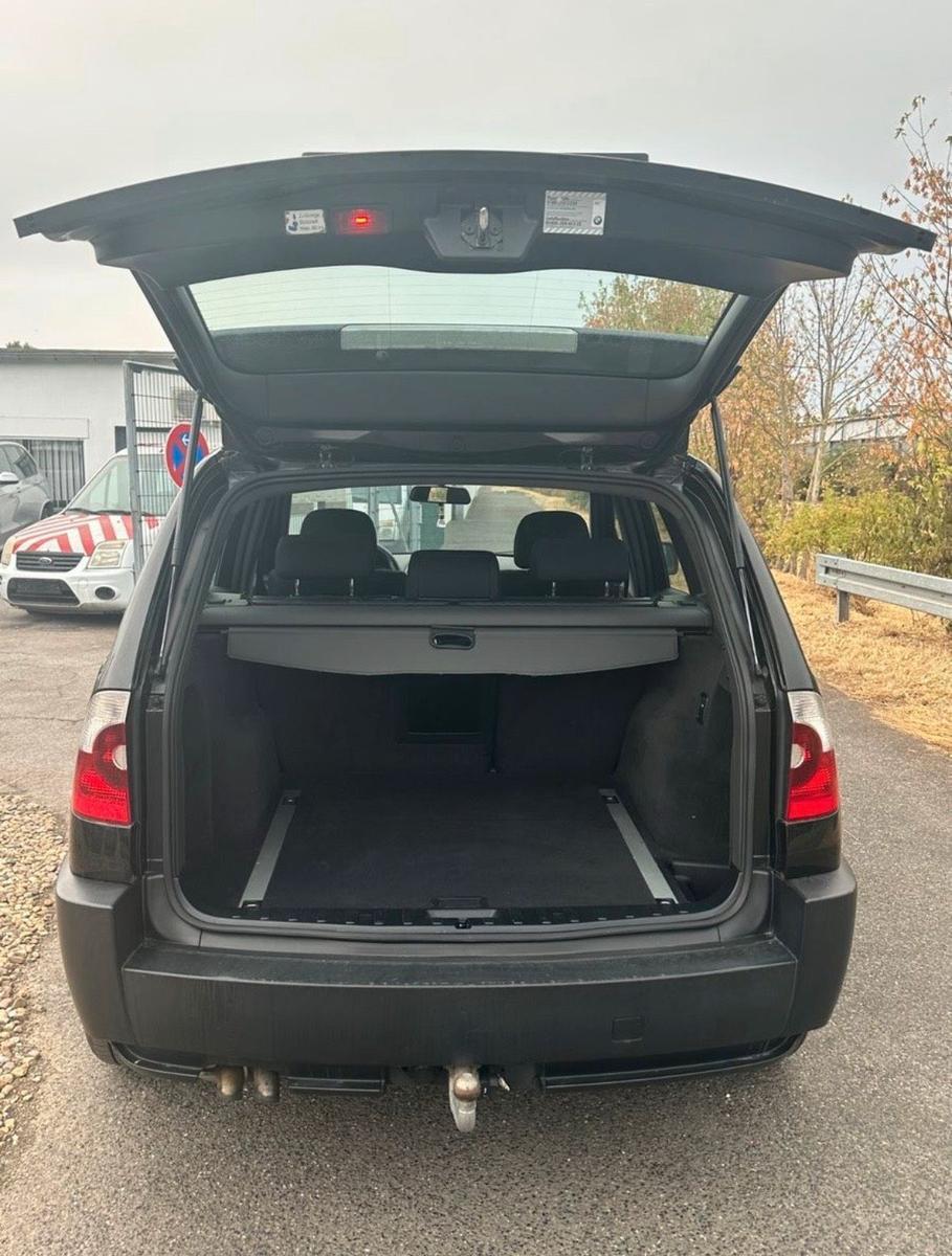 BMW X3 2004 — rear view