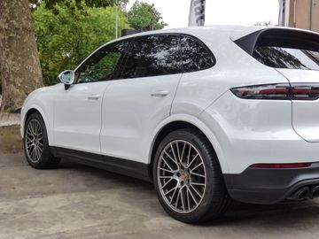 Porsche Cayenne - 5