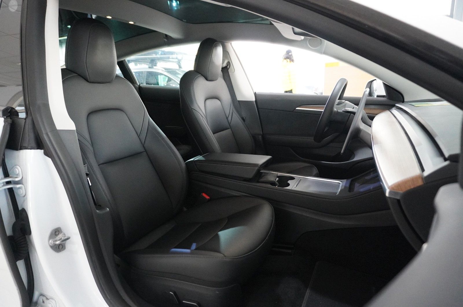Fahrzeugabbildung Tesla Model 3 Standard Range NAVI/KAMERA/DAB/SHZ/AHK