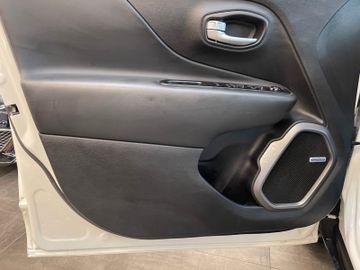 Jeep Renegade S FWD *AHK*Kamera*Klima*Navi*Panorama*