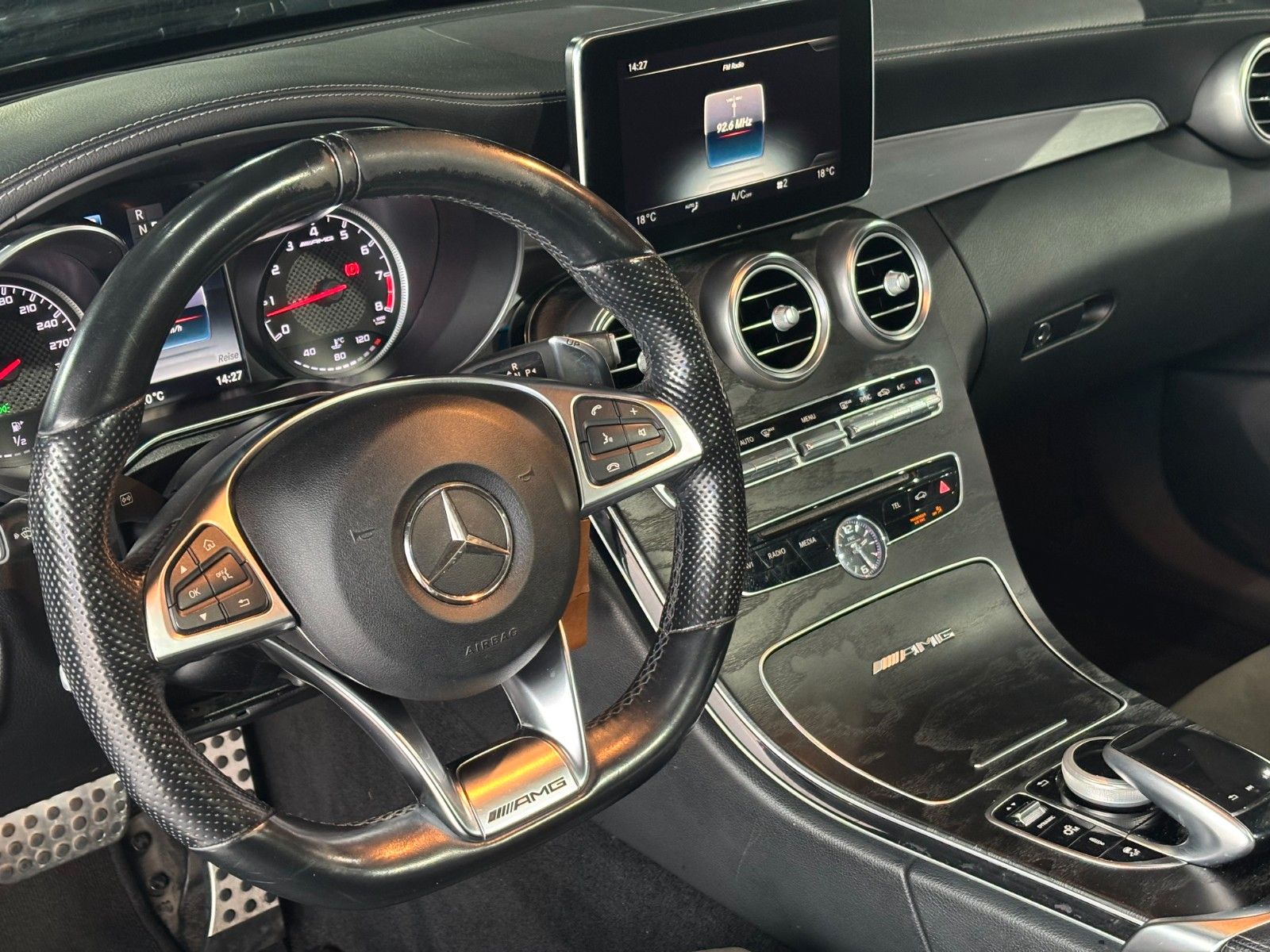 Fahrzeugabbildung Mercedes-Benz C 63 AMG Cabrio*Burmester*Ambiente*HUD*S-Auspuff