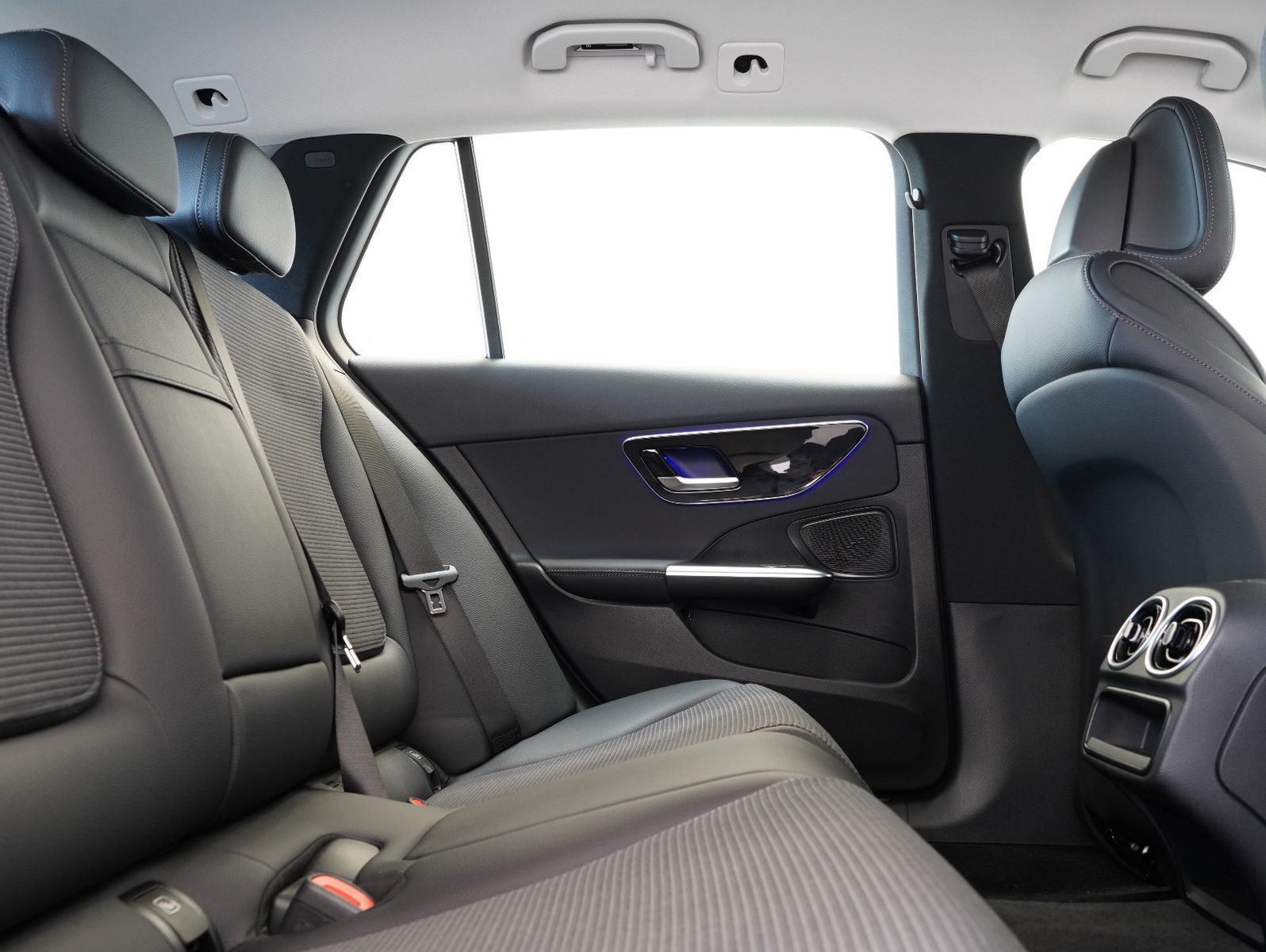 Fahrzeugabbildung Mercedes-Benz C 200 T d 2x Avantgarde LED/NAVI/MBUX/KAMERA