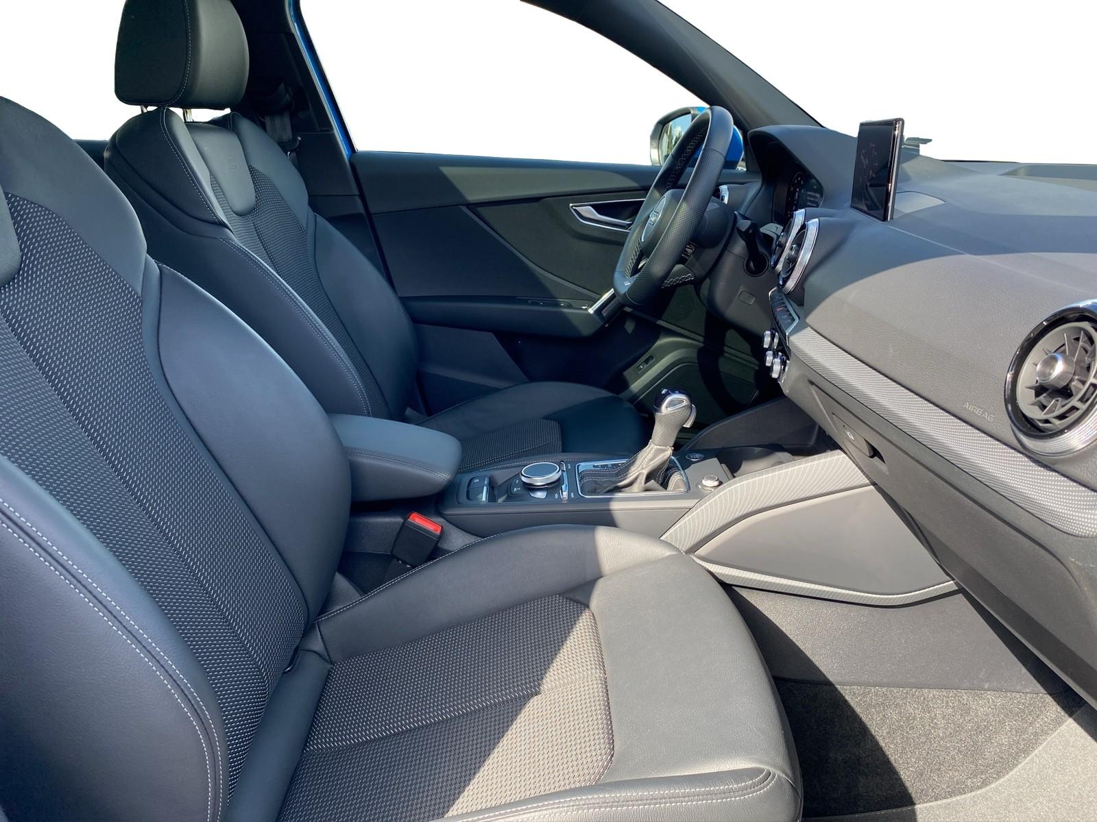 Audi Q2 35 TFSI S-LINE +PANO+GRA+AHK