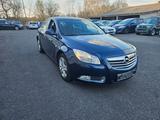 Opel Insignia A Lim. Sport - Opel Insignia: Blau
