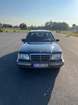 Mercedes-Benz E220/Klima/Schiebedach/150ps - Mercedes-Benz 220 aus 1994
