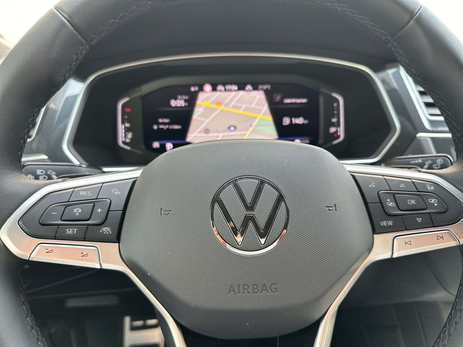 Fahrzeugabbildung Volkswagen Tiguan 1.5 TSI DSG Move MATRIX eKLAPPE KAMERA