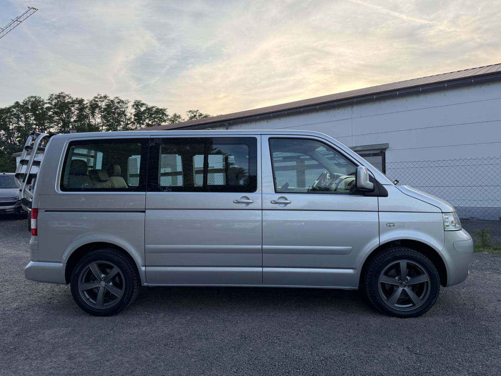 VOLKSWAGEN T5 MULTIVAN 2.0 TDI 140ch DSG - CONFORTLINE - 1ère MAIN - CLIM AUTO - RÉGULATEUR