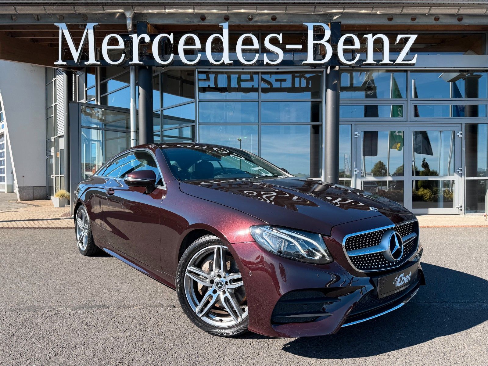 Fahrzeugabbildung Mercedes-Benz E 350 Coupe  AMG+Ambiente+RKamera+TotW+Alcantara