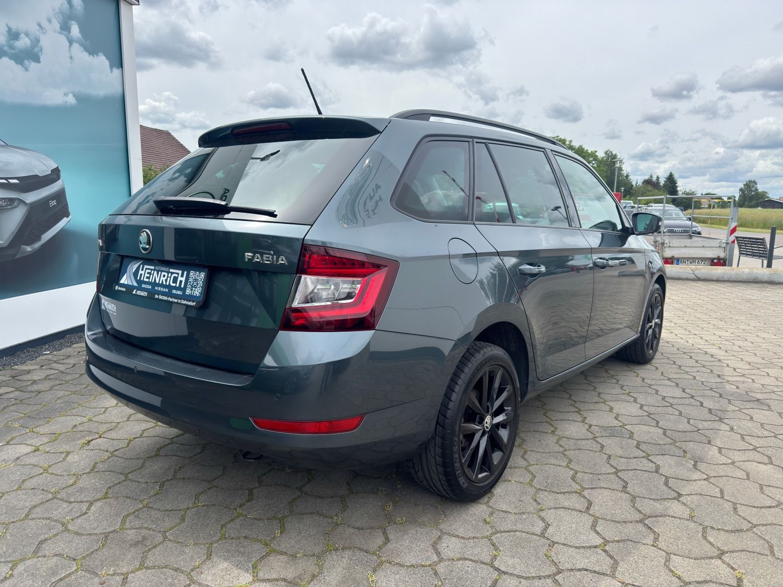 Fahrzeugabbildung SKODA Fabia Combi 110PS 6-Gang*RFk*LED*PDC*SmartLink