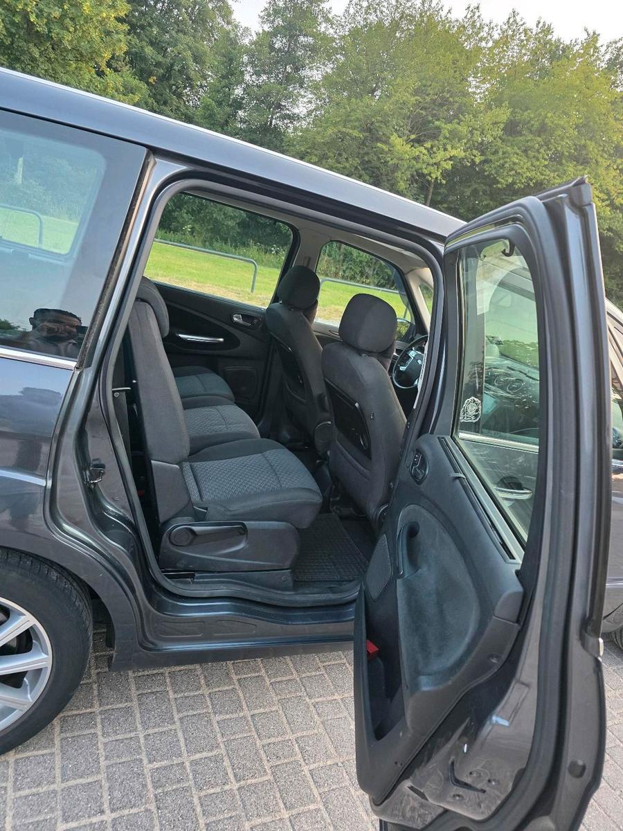 Ford Galaxy 2008 — photo 11
