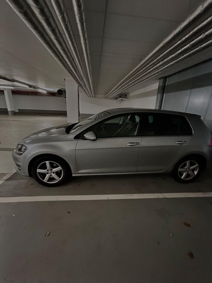 Volkswagen Golf 2014 — салон