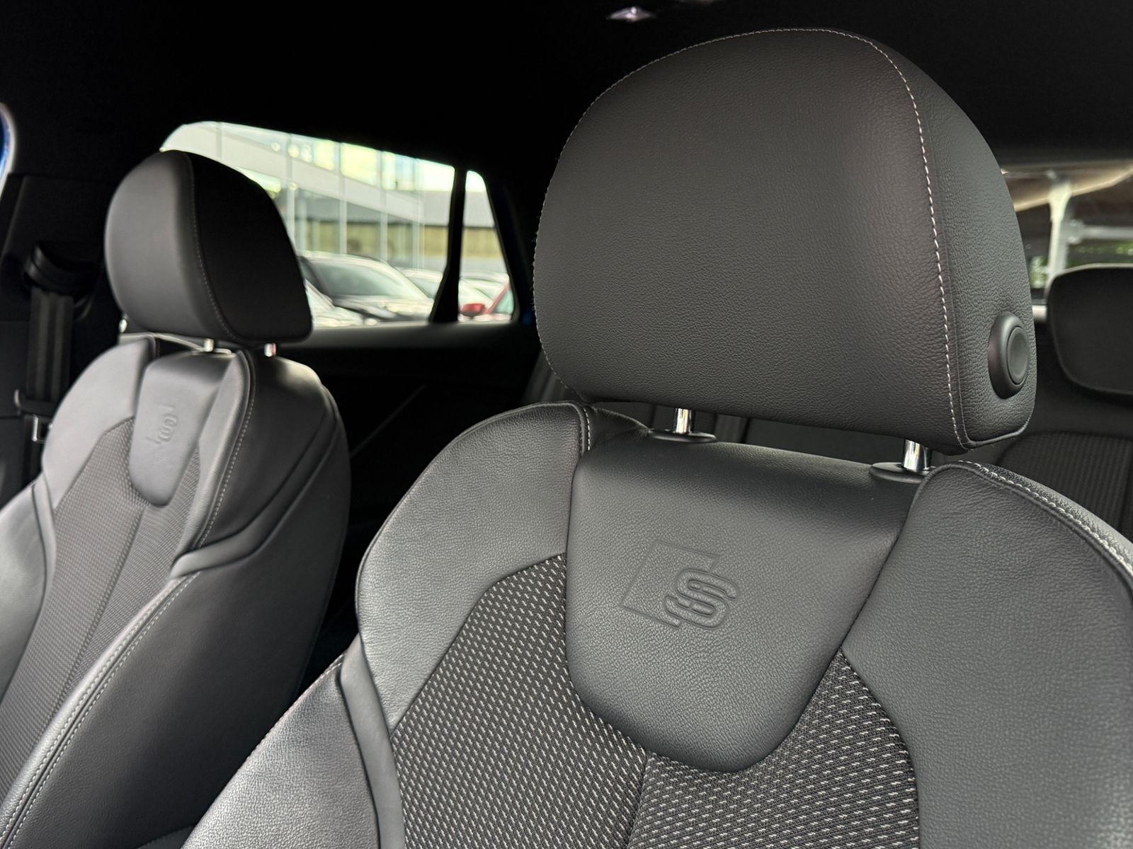 Fahrzeugabbildung Audi Q2 sport S line 35 TFSI KAM LED 19" Virtual