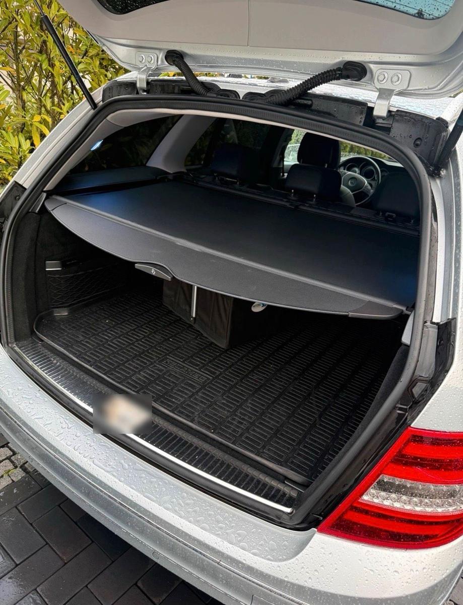 Mercedes-Benz 220 2011 — photo 13