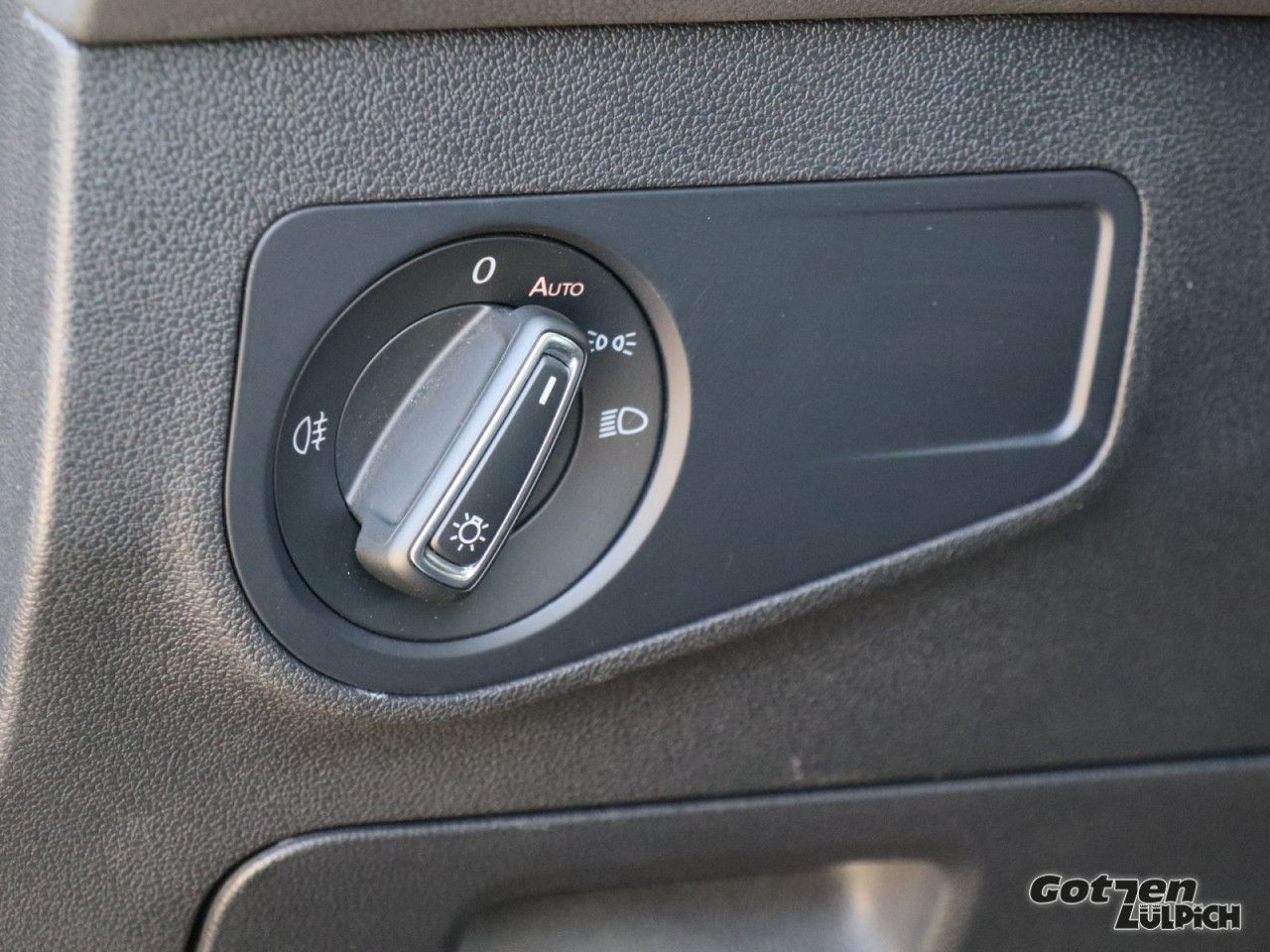 Fahrzeugabbildung Volkswagen Tiguan Active 1.5 TSI Navi LED PDC Rear View