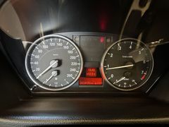 BMW 320 i Navi SHZ 19" Alus PDC Leder 