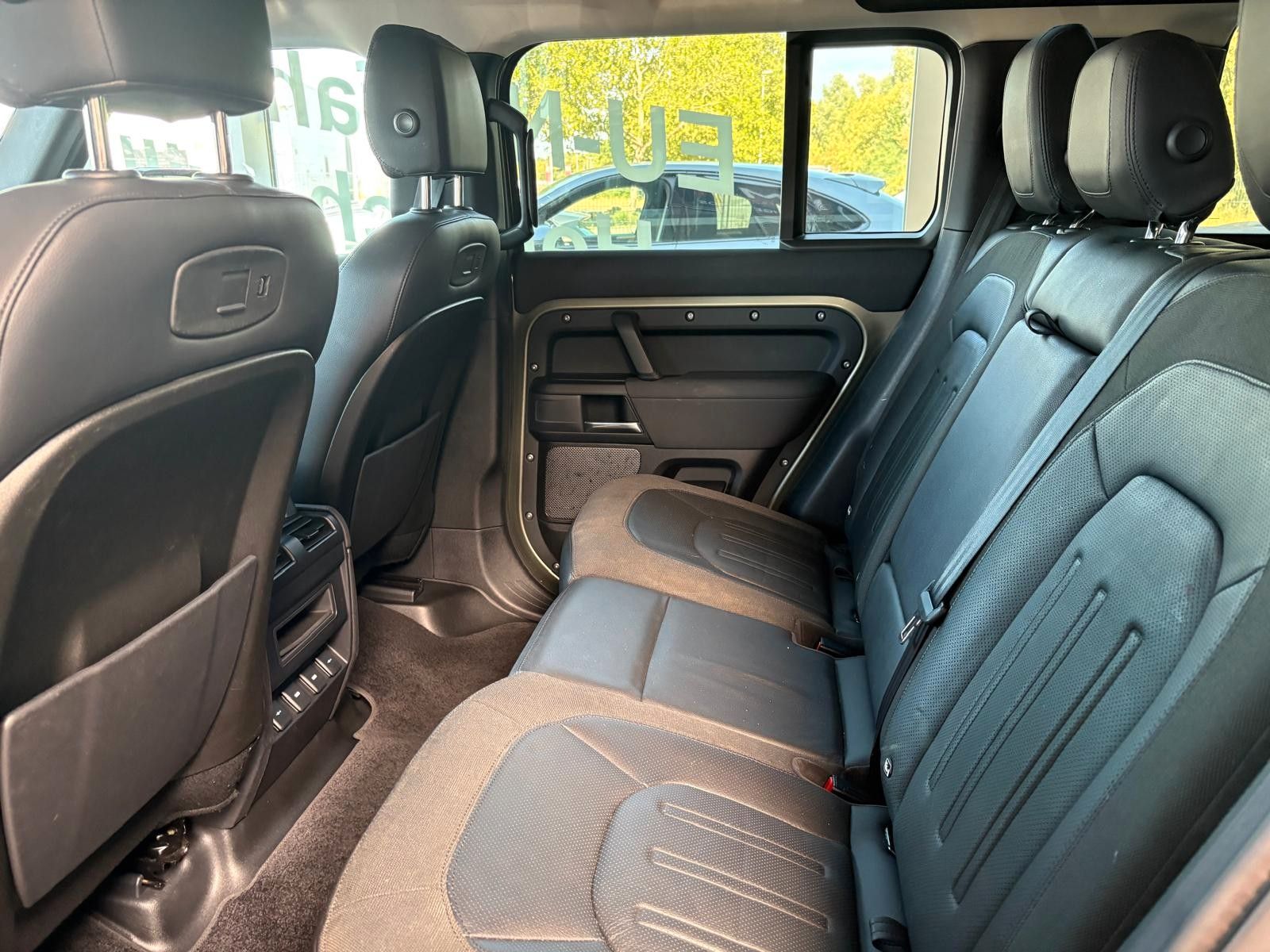 Fahrzeugabbildung Land Rover Defender 110 S