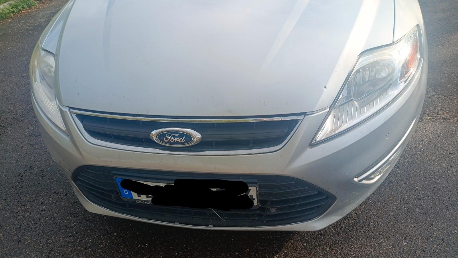 Ford Mondeo 2013 — interior