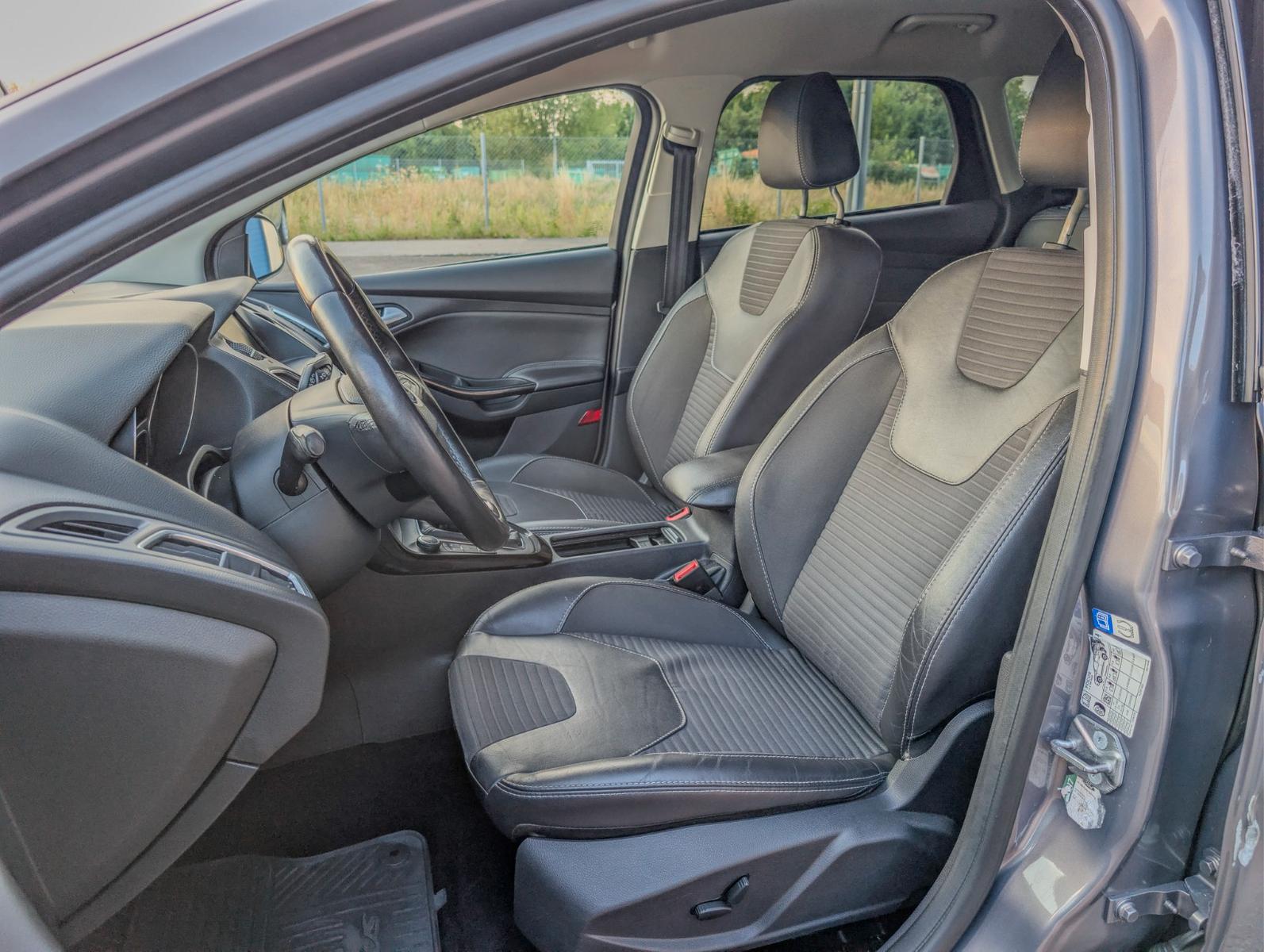 Ford Focus 2015 — photo 14