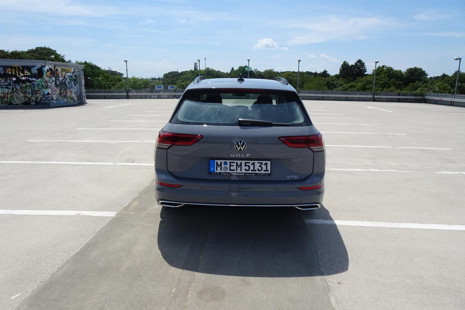 Fahrzeugabbildung Volkswagen Golf Var. STYLE 1.5l eTSI 96kW DSG LED Navi