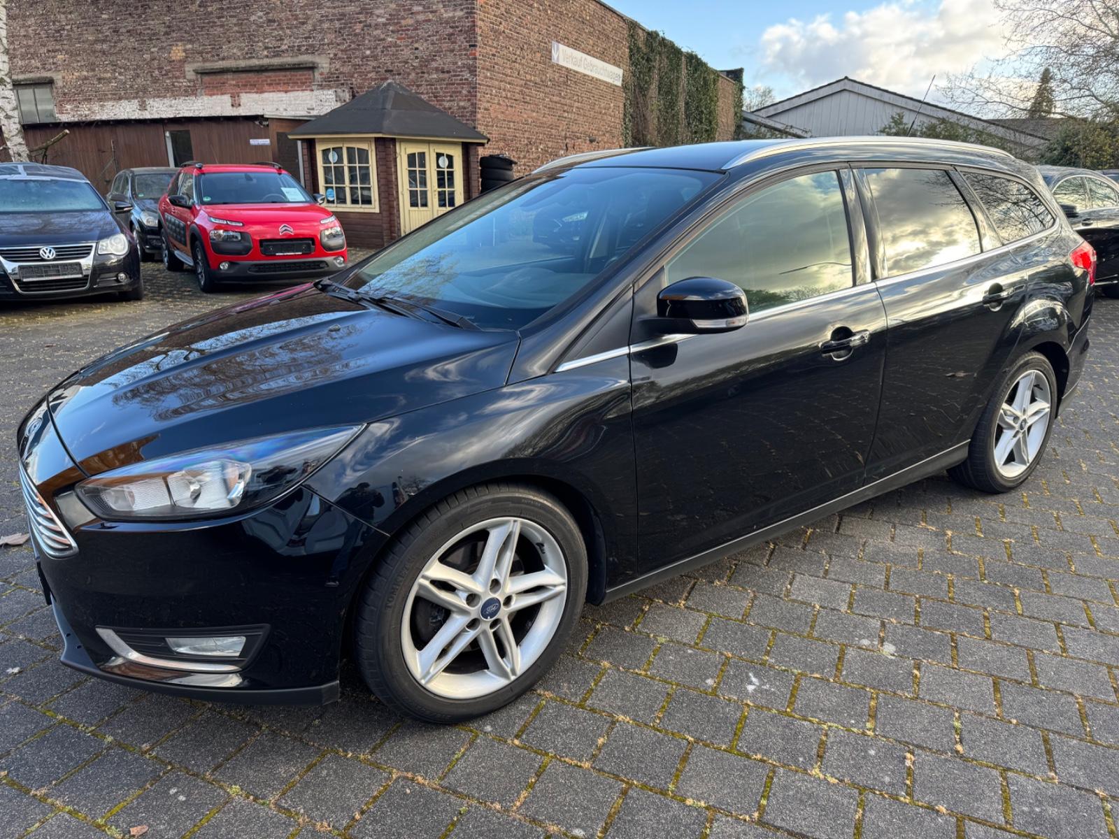Ford Focus Turnier 1.5 Titanium TOP/AUTOMATIK/PDC/AHK