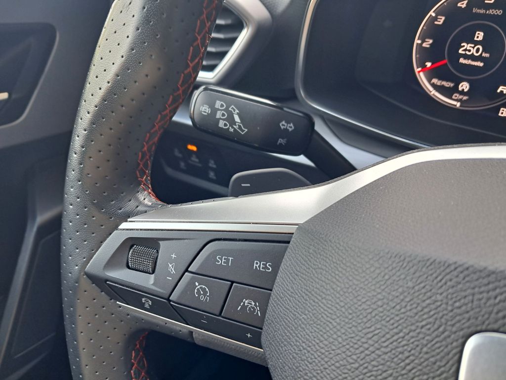 SEAT Leon SP Kombi FR 1.5 eTSI Kamera Navi LED - Bild 18