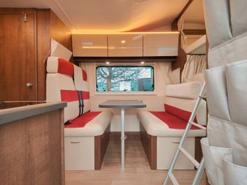 Fahrzeugabbildung XGO Dynamic 27 - 9G AUTOMATIK 140PS + 6 SCHLAFPLÄTZE