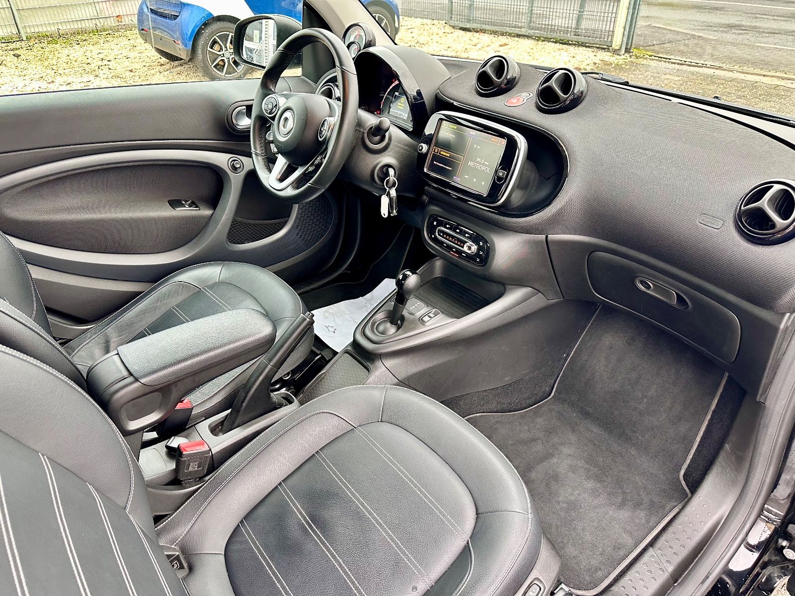 Fahrzeugabbildung Smart ForTwo Prime Cabrio EQ /Voll-Leder/PDC/CarPlay