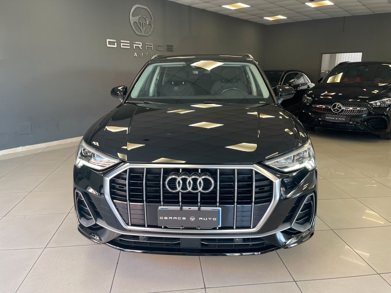 Audi Q3 2.0 TDI 150cv S line imagem 2