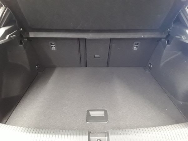 T-Roc 1.5 TSI R-LINE LED+KAMERA+PANO+STANDHZ+AHK