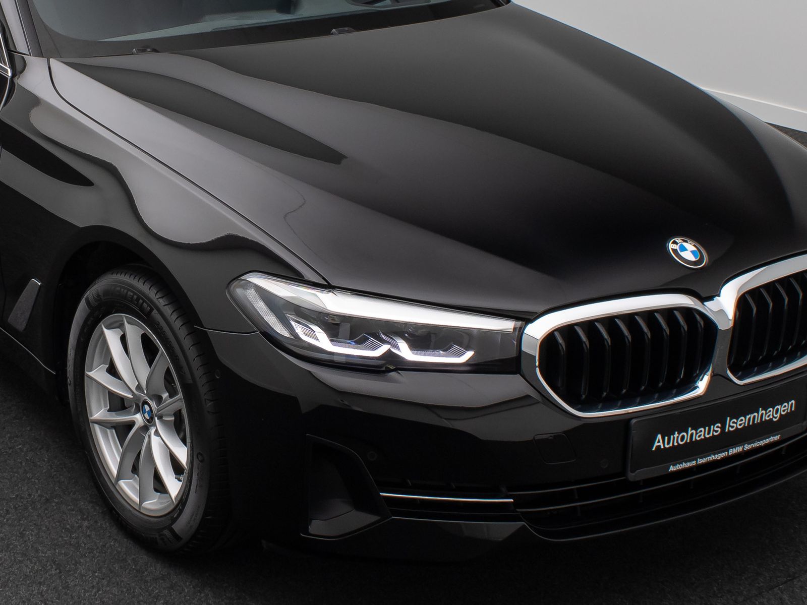 Fahrzeugabbildung BMW 520d xD Alarm Kamera DAB HUD 4xKlima Leder