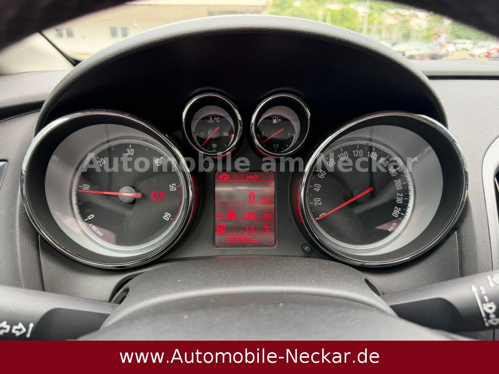 Opel Astra 2013 — photo 16