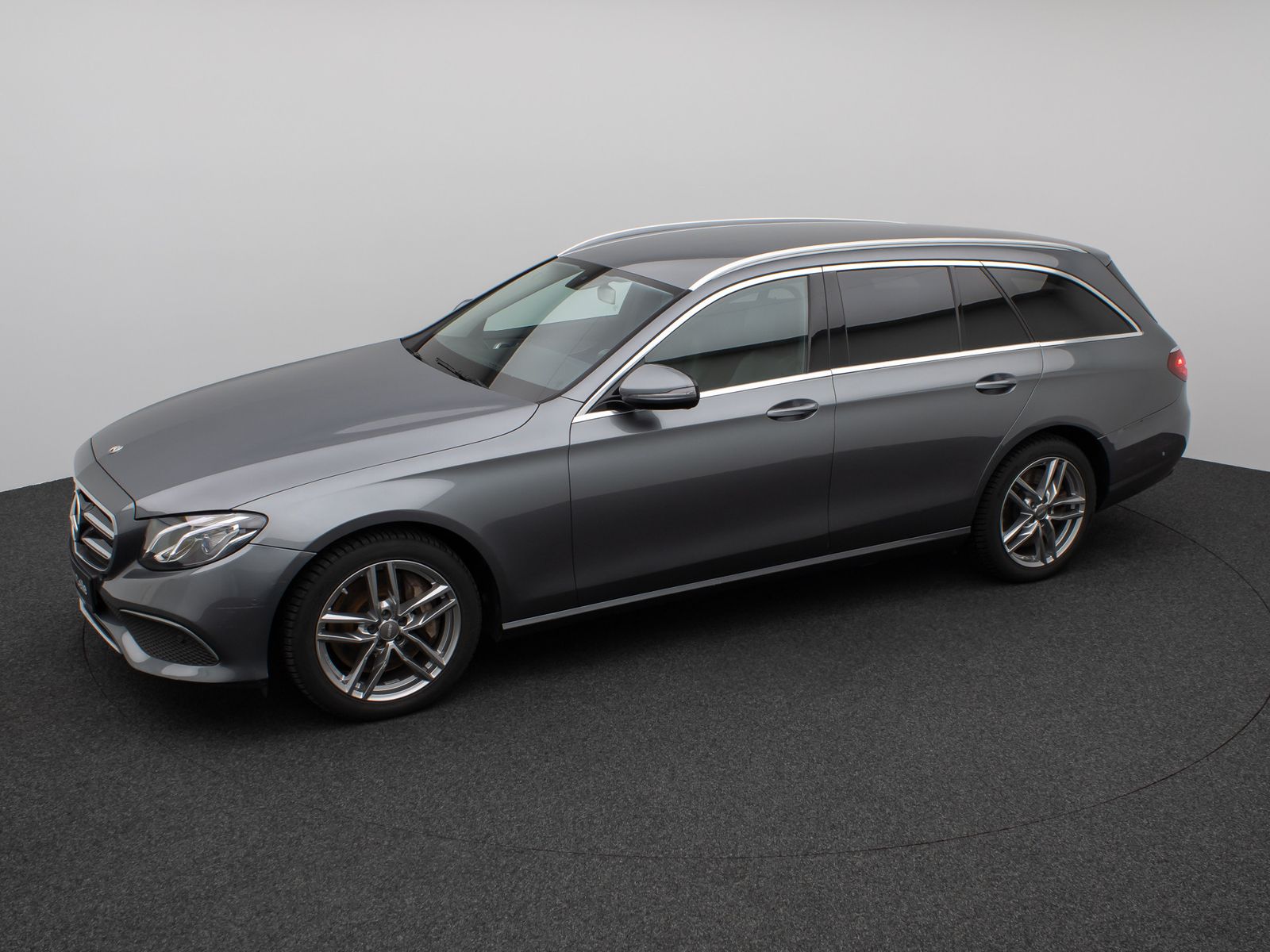 Fahrzeugabbildung Mercedes-Benz E 300 de Avantgarde Kamera AHK LED Standhzg AHK