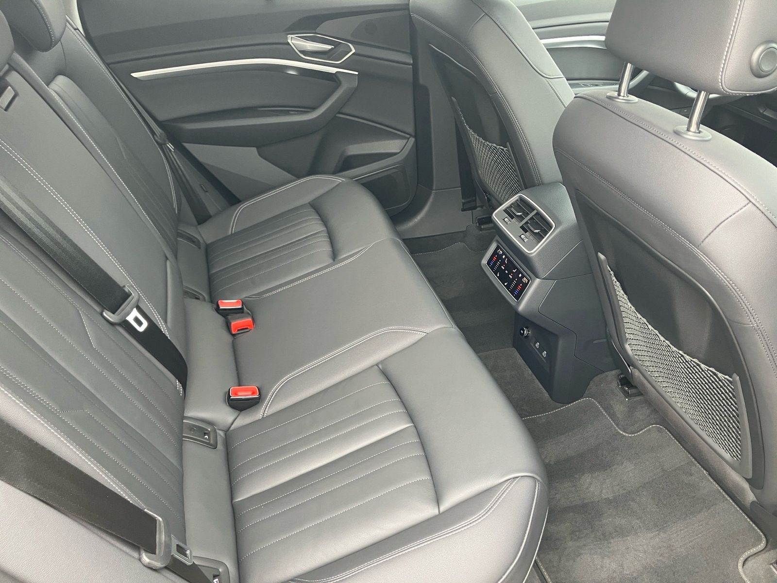 Audi Q8 e-tron - Bild 15